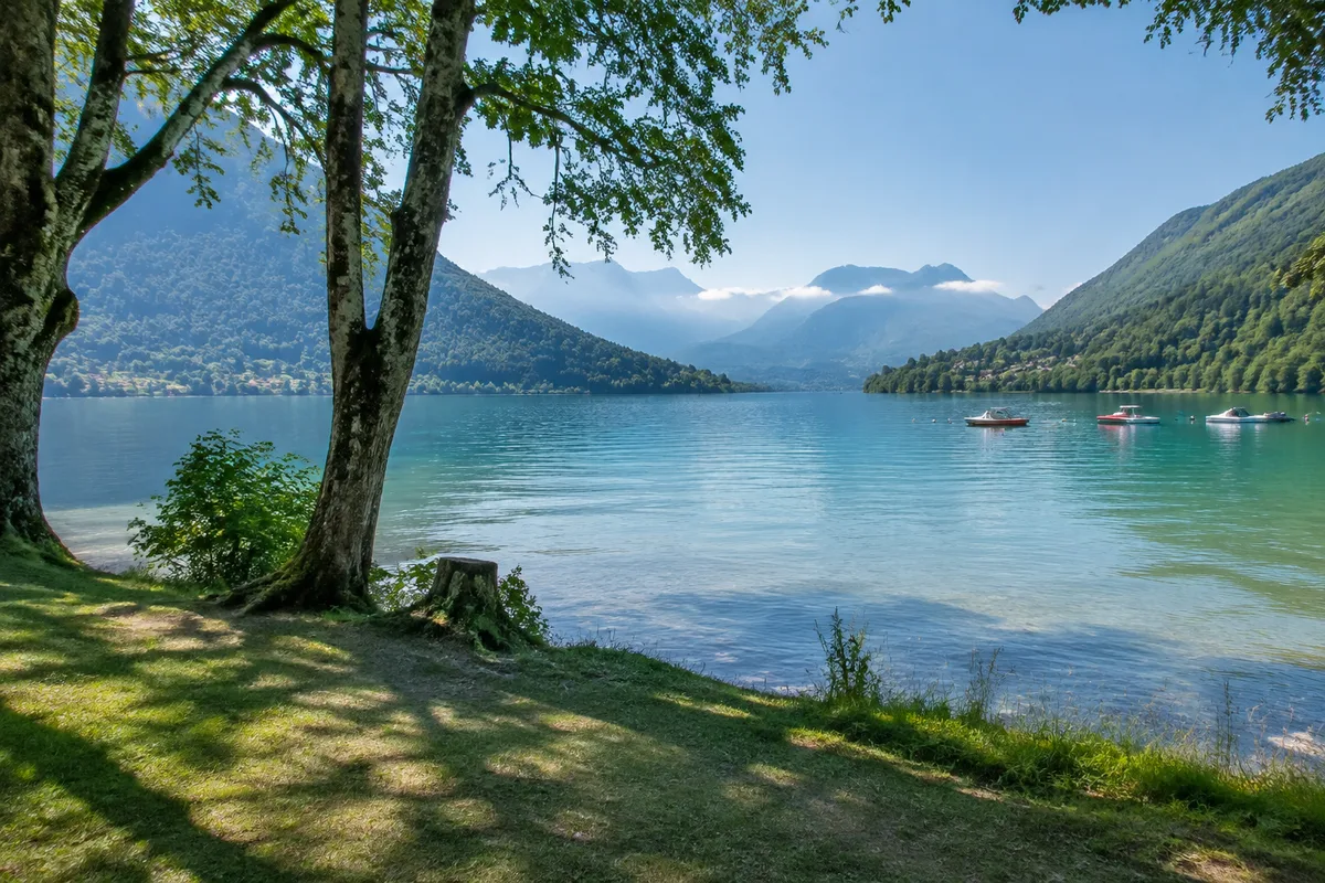 Camping à Doussard au lac d'Annecy : le guide famille