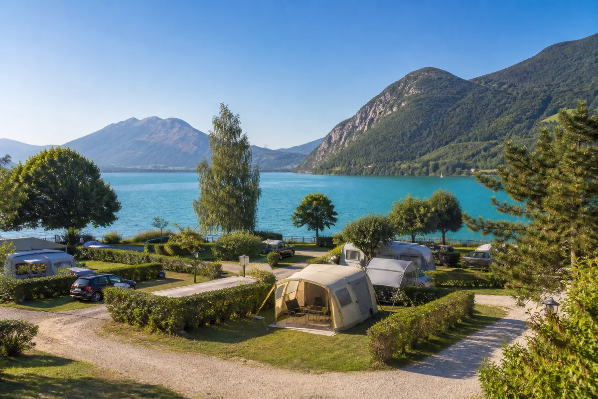 Tarif camping Annecy : le vrai budget d'un séjour au lac